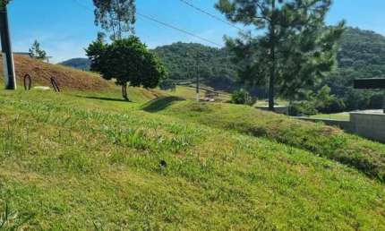 Terreno com 342,28m2 em condomínio fechado em Camboriú