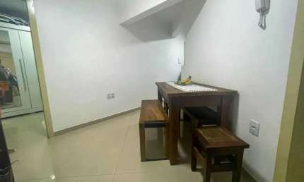 Apartamento com 2 dormitórios e 1 vaga em localização privilegiada no Centro de Balneário Camboriú