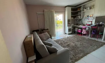 Casa á 400m do mar mobiliada com 3 dormitórios e 2 vagas de garagem no centro de balneário piçarras