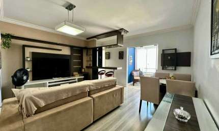 Apartamento com 03 dormitórios sendo 01 suiíte e 01 vaga de garagem no Centro de Itajaí.