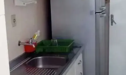 Apartamento com 02 dormitórios e 1 vaga de garagem no Centro de Balneário Camboriú