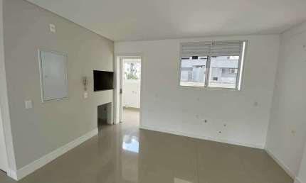 Apartamento diferenciado com 3 suítes 2 vagas de garagem dupla no centro em Balneário Camboriú