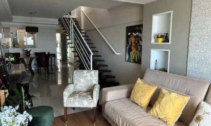 Cobertura duplex com 3 suítes e 3 vagas de garagem no centro de Itajaí