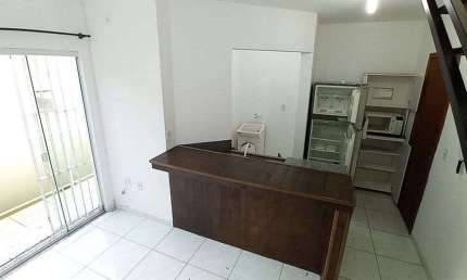 Apartamento  Duplex 1 Dormitório  com 40m2, Garagem, 600m da UFSC, Aceita Pets. Carvoeira/Saco dos Limões. Florianópolis/SC.