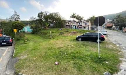 Terreno com 419m2 no bairro das Nações em Balneário Camboriú