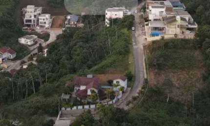 Lote em condomínio fechado no bairro Primeiro de Maio em Brusque