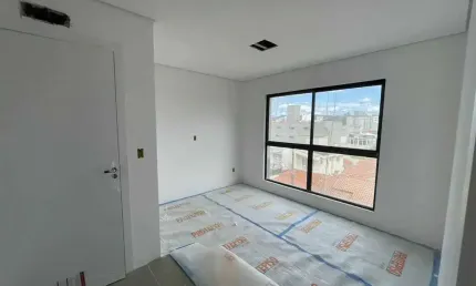 Apartamento com 2 suítes e 1 vaga de garagem no Centro de Camboriú