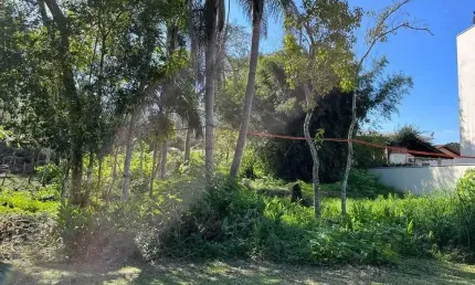 Terreno para venda possui 657 metros quadrados em Praia do Estaleiro - Balneário Camboriú