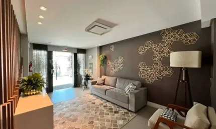 Apartamento com 2 dormitórios sendo 1 suíte, 2 vagas de garagem nas nações em balneário camboriú