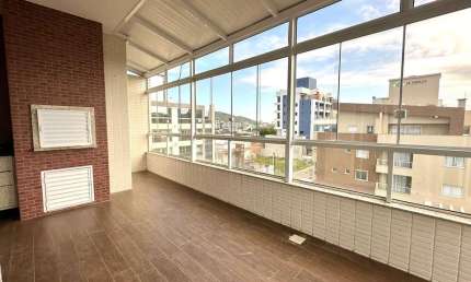 Cobertura Duplex semi mobiliada com 3 suítes, 2 vagas de garagem em Canto Grande, Bombinhas