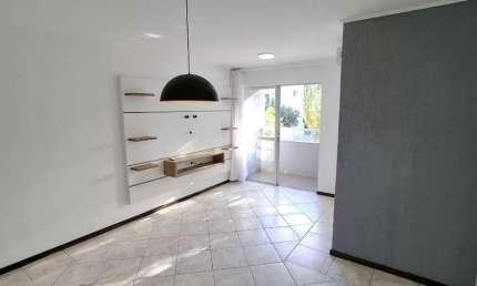 Apartamento com 3 quartos para alugar na Rua Mediterrâneo, 145, Córrego Grande, Florianópolis por R$ 3.300