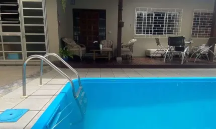 176m2,  Casa Principal Com 2 Suítes, Espaço Gourmet e Piscina, Sistema de Energia Solar, Trindade - Florianópolis/SC