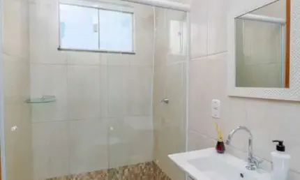 Sobrado completo com 2 suítes 1 vaga e área gourmet próximo da praia com em balneário piçarras