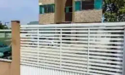 Apartamento de 170m² com 04 dormitórios, sendo 01 suíte aprox. 700m da praia no centro de penha/sc.