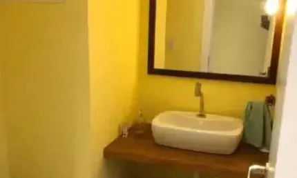 Apartamento frente mar com 2 suítes aprox. 70m da praia na praia de armação em penha/sc.