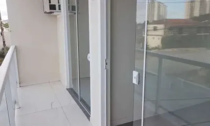 Geminado próximo ao mar com 3 dormitórios e 2 vagas de garagem em balneário piçarras