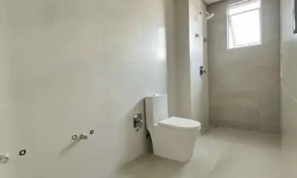 Apartamento diferenciado com 3 suítes e 3 vagas de garagem no bairro fazenda em itajaí- sc