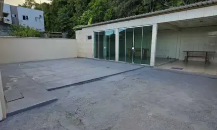Casa com 160m2, 2 dormitórios e 5 vagas de garagem em penha - sc