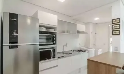Apartamento mobiliado com 3 dormitórios sendo 1 suíte e 2 vagas em balneário piçarras