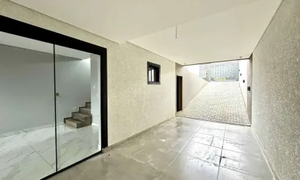 Sobrado com 3 quartos sendo 1 suíte e 1 vaga de garagem em são josé dos pinhais - pr