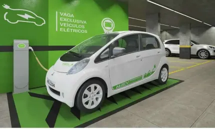 Apartamento em construção com 4 suítes e 2 vagas de garagem em perequê -porto belo