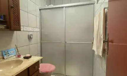 Casa com 3 dormitórios sendo 1 suíte e 3 vagas de garagem no centro de porto belo
