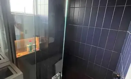 Apartamento mobiliado com 2 dormitórios sendo 1 suíte e 2 vagas de garagem na praia brava - itajaí