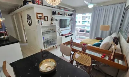 Apartamento 2 dormitórios sendo 1 suíte na praia brava próximo ao mar