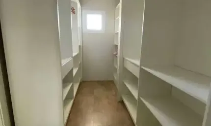 Casa mobiliada no condomínio caledônia com 4 dormitórios sendo 3 suítes e 4 vagas em camboriú