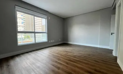 Apartamento diferenciado com 3 suítes e 3 vagas de garagem no bairro fazenda em itajaí- sc