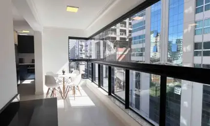 Apartamento mobiliado com 3 suítes e 2 vagas de garagem no bairro perequê em porto belo