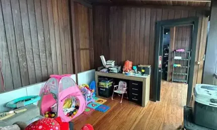 Casa com 3 dormitórios sendo 1 suíte e 2 vagas de garagem em itapema/sc