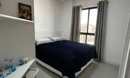 Apartamento mobiliado próximo a praia com 2 dormitórios sendo 1 suíte e 1 vaga de garagem em itapema
