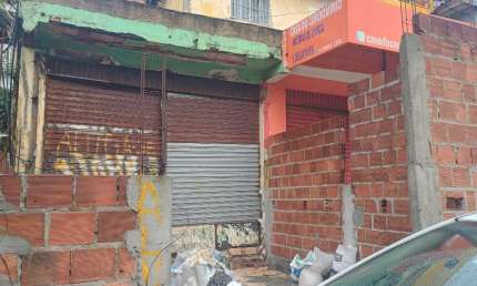 Ponto Comercial na Avenida Garibaldi , Perto da Praia Rio Vermelho .