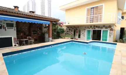 Sobrado para venda em Santo Amaro com 3 quartos, sendo 3 suítes, 283.79m²