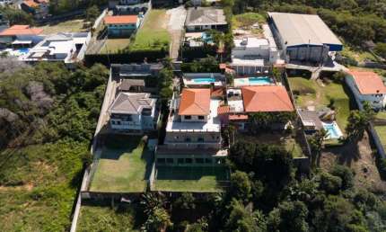 Casa tipo para venda com 10 quartos, sendo 10 suítes, 1,200m²