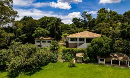Casa tipo para venda com 3 quartos, sendo 3 suítes, 901m²