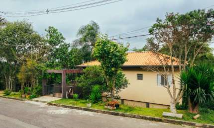 Casa no condomínio Bom Viver para venda com 4 quartos, 171m²