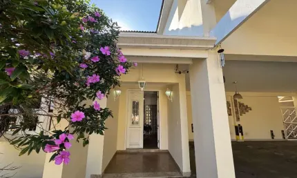 Casa no condomínio cond. Vianna Ville para venda com 5 quartos, sendo 2 suítes, 501m²
