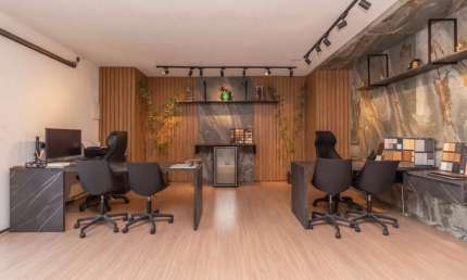 Sobrado para venda com 3 quartos, sendo 3 suítes, 700m²