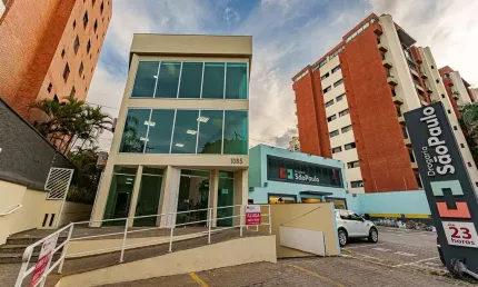 Edifício monousuário para venda e locação em Vila Leopoldina, 621m²