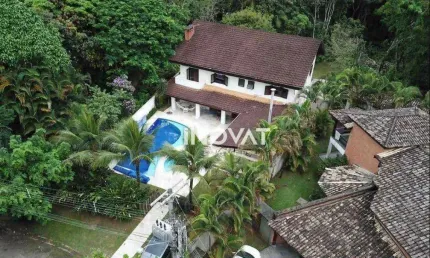 Apresentamos uma deslumbrante mansão localizada na riviera