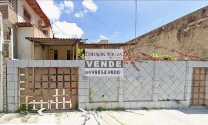 Casa com 3 quartos à venda na Rua Francisca Paula Alves, 650, Barro Vermelho, Natal, 260 m2 por R$ 199.990