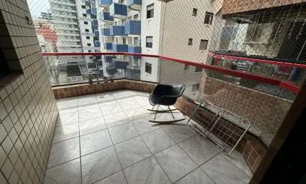 Apartamento de 3 Dormitórios sendo 1 suíte, 200 metros do mar, Canto do Forte
