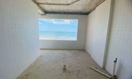 Apartamento a venda com 3 dormitórios FRENTE MAR com 111 m² no Caiçara.