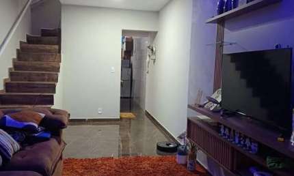 Sobrado Duplex de 2 Dormitórios 2 suítes no bairro Guilhermina Praia Grande - SP