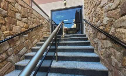 Apartamento de 3 Dormitórios sendo 1 Suíte à Venda em Vila Tupi Praia Grande, SP