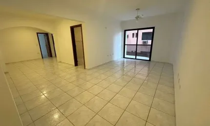 Apartamento de 2 dormitórios sendo 1 suíte, 200 metros do mar, canto do forte