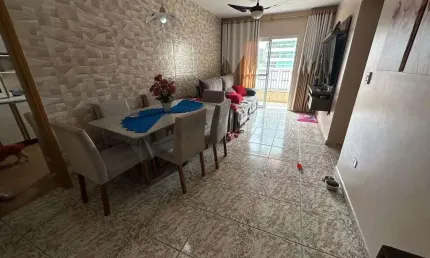 Aconchego a 100m do Mar: Apartamento de 2 Dormitórios na Vila Tupi