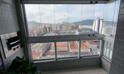 Apartamento a venda de 2 dormitórios a 100 metros da praia no Boqueirão